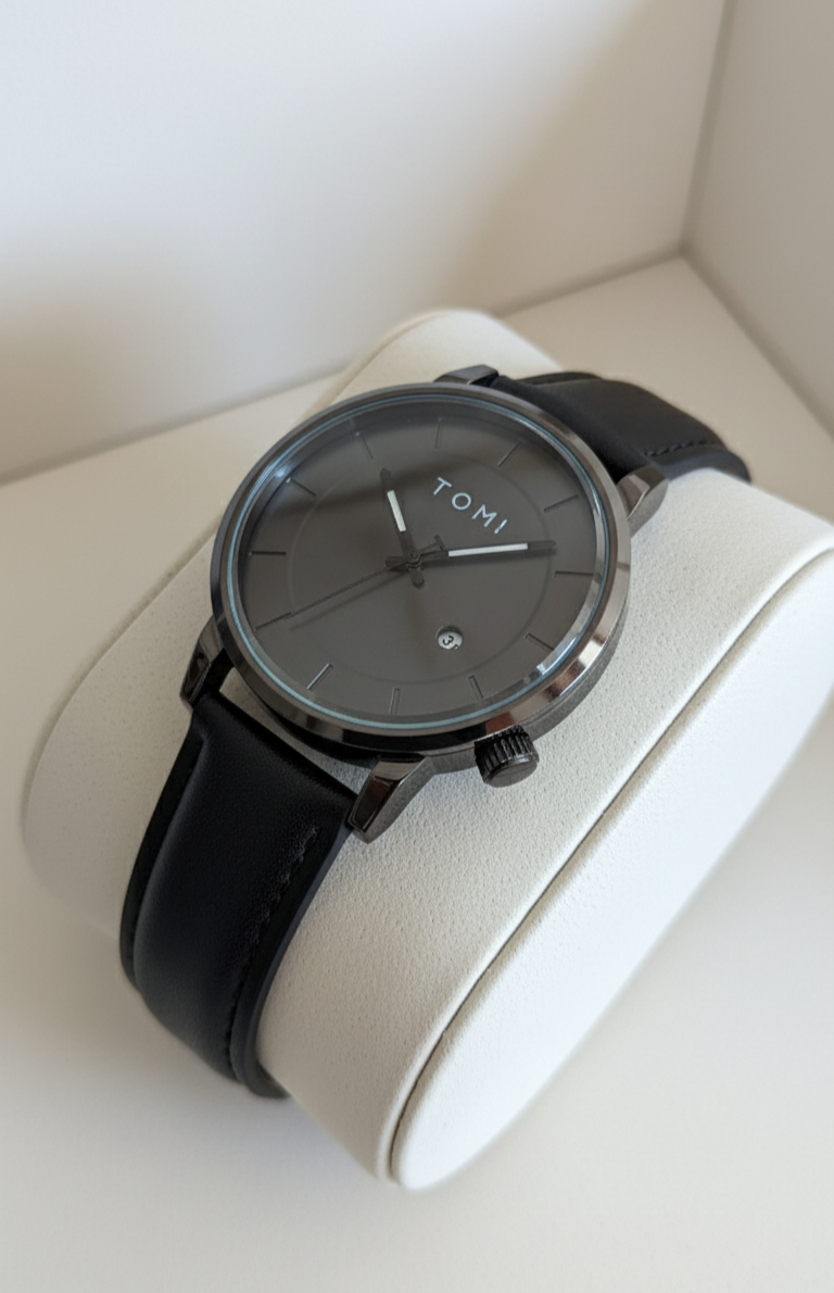 TOMI  "Sleek Black"